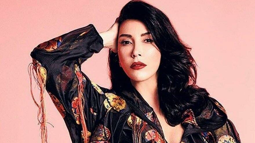 Hande Yener annesinden ve en yakınlarından bile gizlediği gerçeği açıkladı! 'Hayranlarım üzülmesin diye kimseye söylemedim'