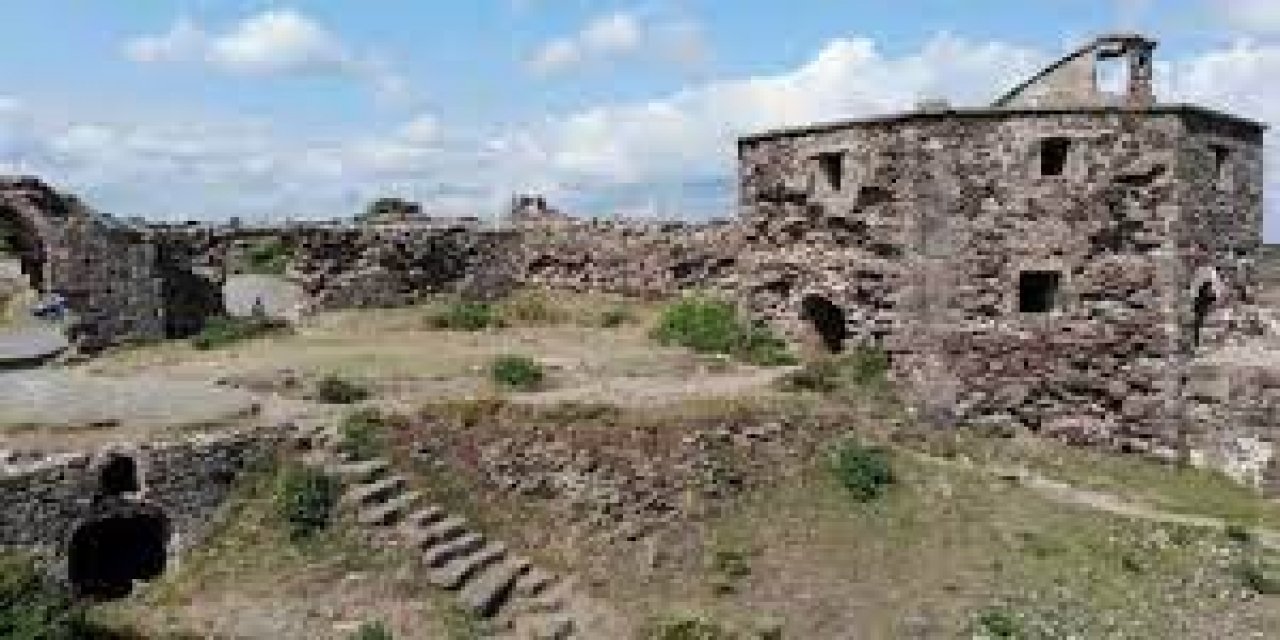 Tarihi "Rumeli Feneri Kalesi" ahıra döndü!