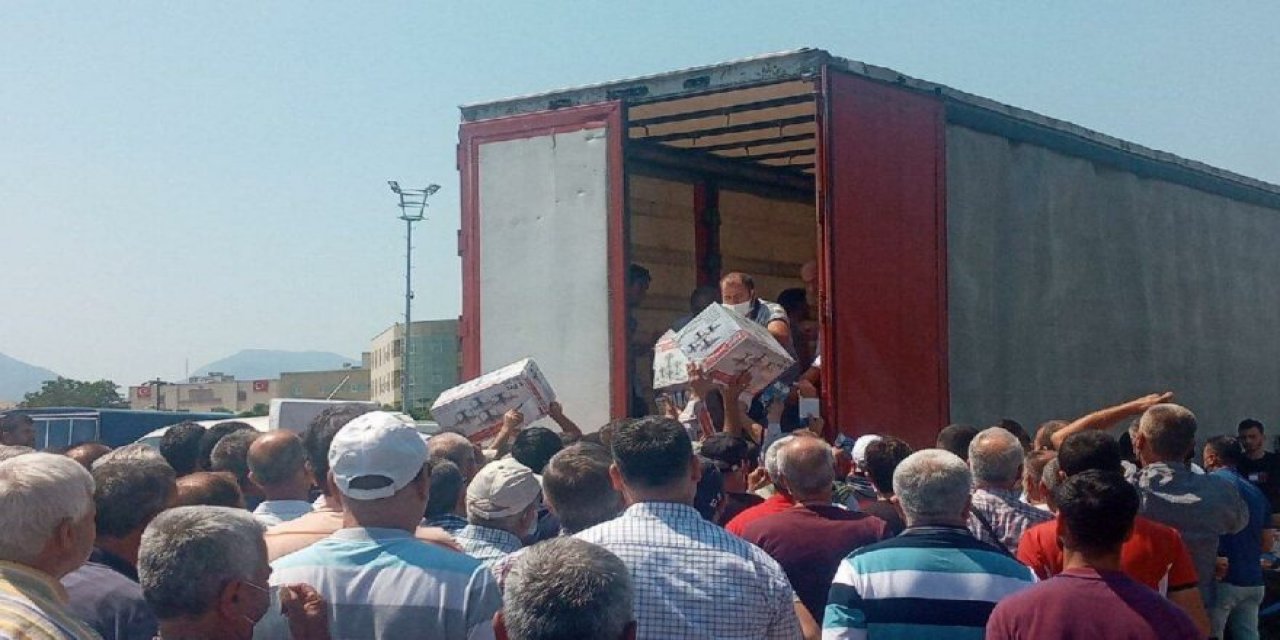 Oylamadan önce "tencere seti" dağıttı! Tek liste girip başkan seçildi!