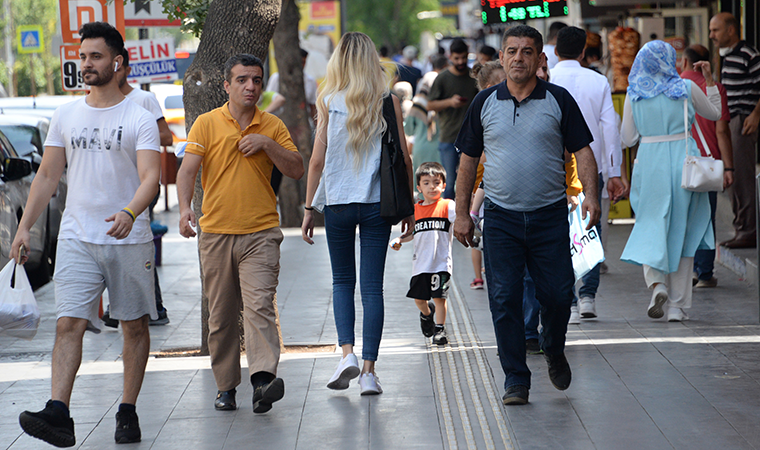 En az aşılama yapılan kentte seferberlik başlatıldı! "Vaka artışında pik, aşılamada dip"
