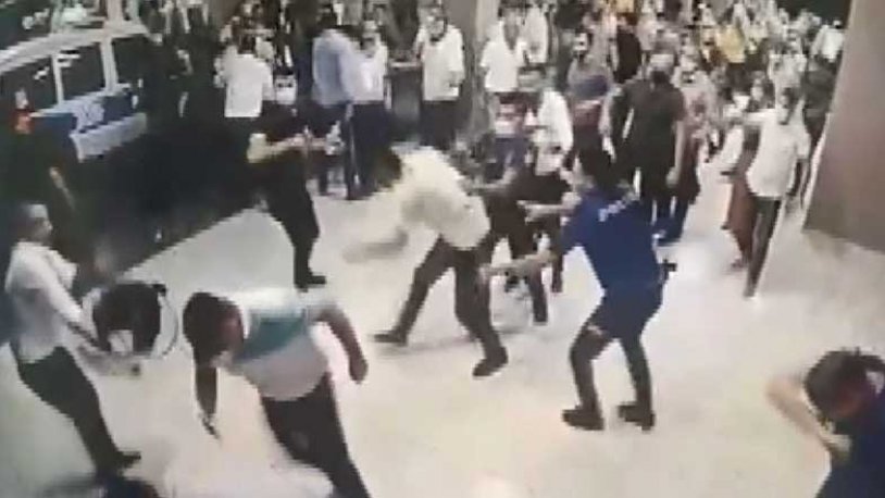 Koronavirüsten hayatını kaybetti; yakınları hastaneyi bastı!