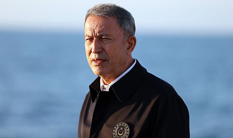 Denetlemeden dönüyordu... Hulusi Akar'ın bulunduğu uçak, acil iniş yaptı