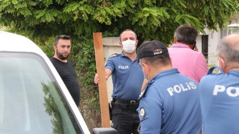 'Sıranı bekle' diyen doktora çivili tahta ile saldırdı