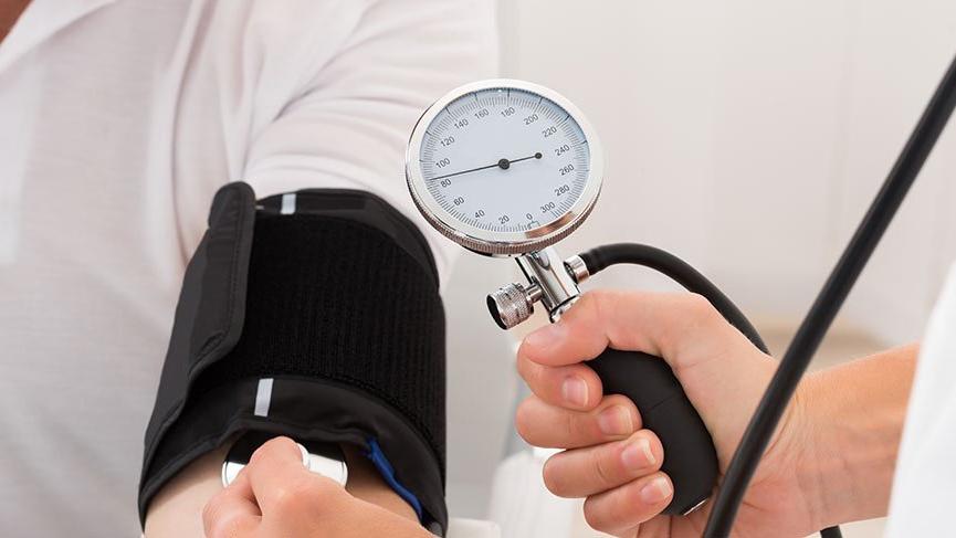 Uzmanından korkutan uyarı: Yüksek tansiyon artık yaş tanımıyor!