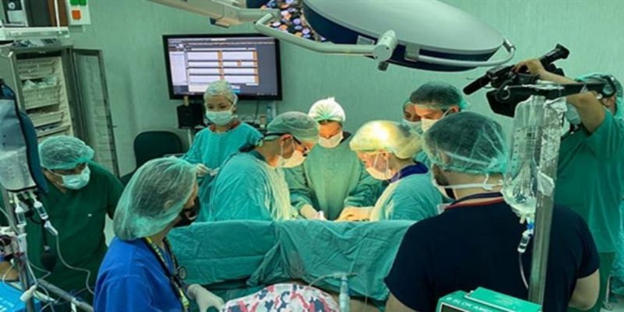 40 kişilik ekip, 04.30'da ameliyata başlamıştı... 8 saat sürdü! Türkiye'nin ikinci rahim nakli operasyonu tamamlandı!