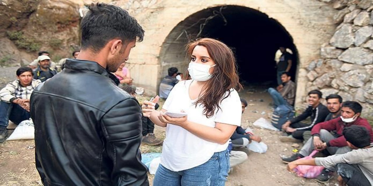 Tek tek anlattı...  Afgan göçmenleri kaçak yolla Türkiye'ye sokanlar konuştu! "Ben toplayıcıyım, kaçakçı değilim"