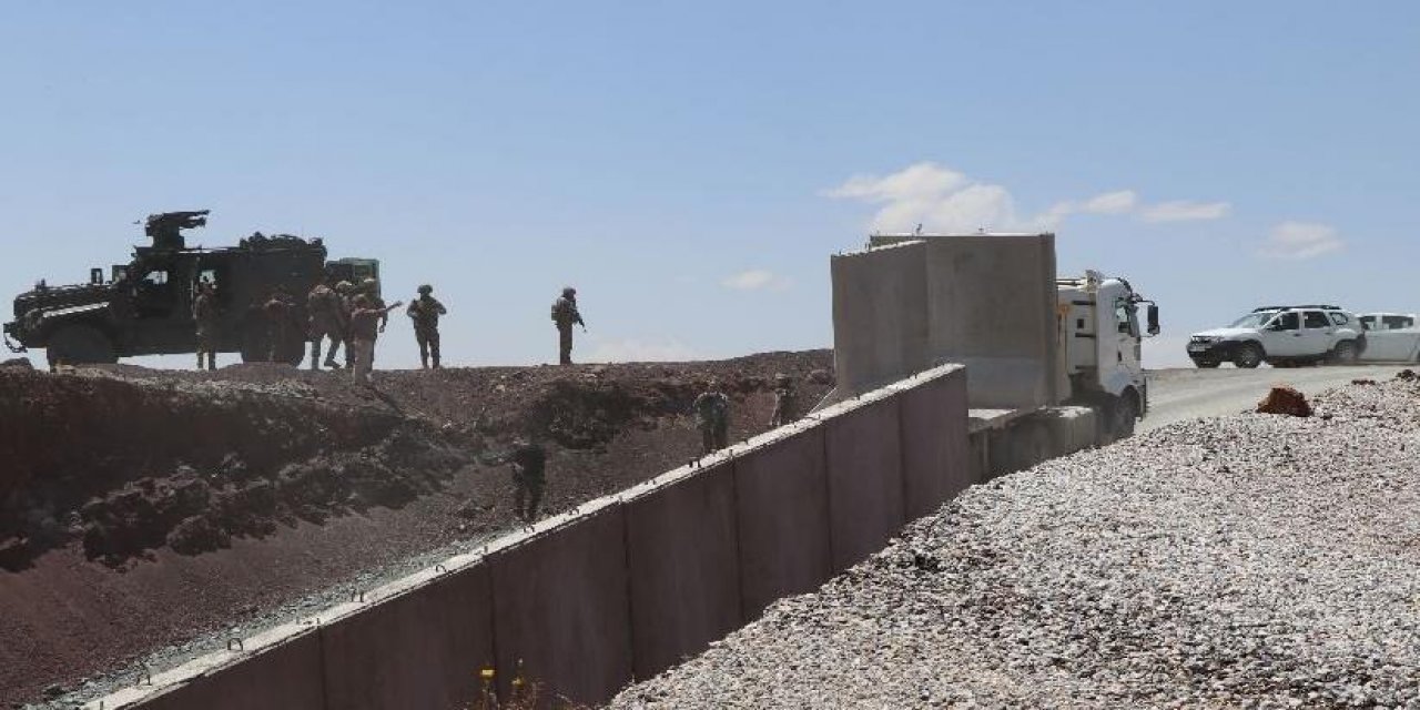 Türkiye kaçak geçişleri engellemek için harekete geçti! İran sınırına beton duvar örülüyor...