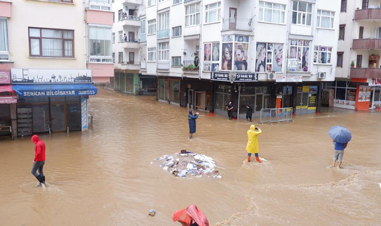 Arhavi bir kez daha sular altında