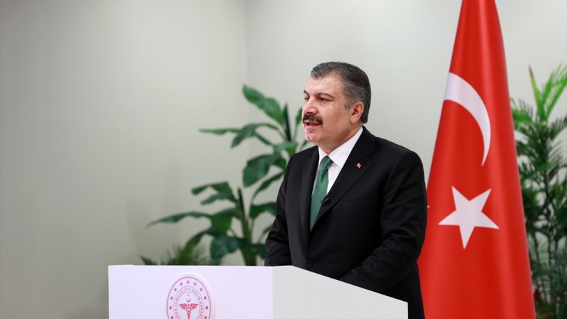 Sağlık Bakanı Koca'dan gece yarısı arka arkaya açıklamalar