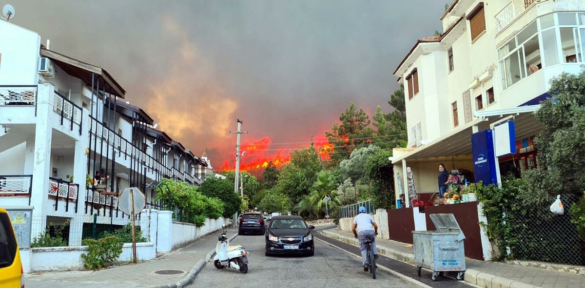 Türkiye'nin ciğerleri alev alev! Bir orman yangını da Marmaris’te