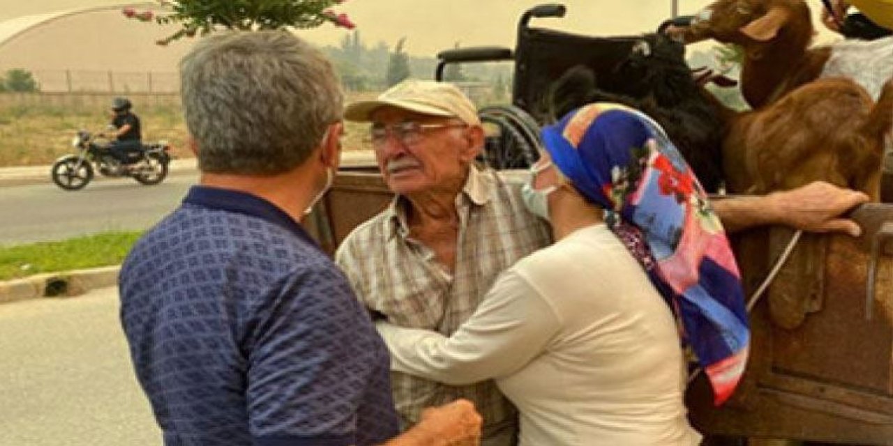 "Pesss...!!!" Fotoğraftaki kişinin kim olduğunu öğrenince sildiler! "Burada siyaset olur mu? yazık"