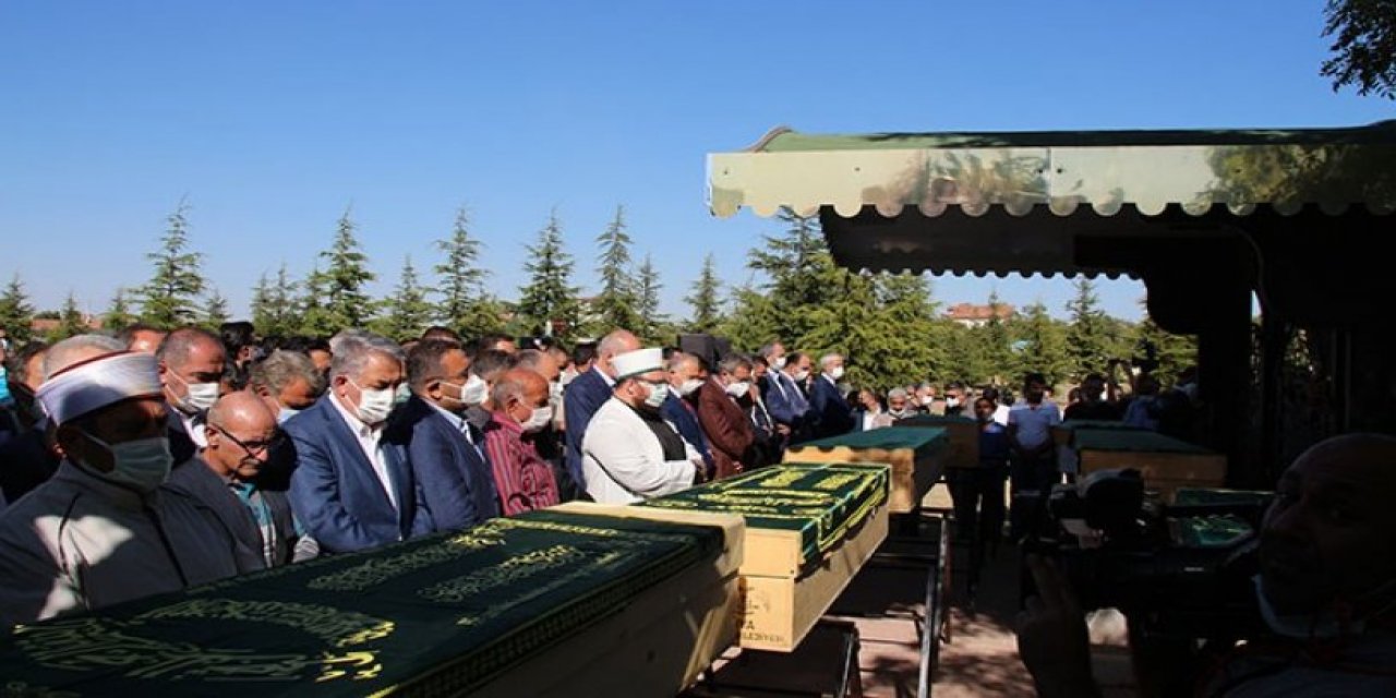 7 tabut yan yana sıralandı... Konya'da katledilen Dedeoğulları ailesi son yolculuğuna uğurlandı!