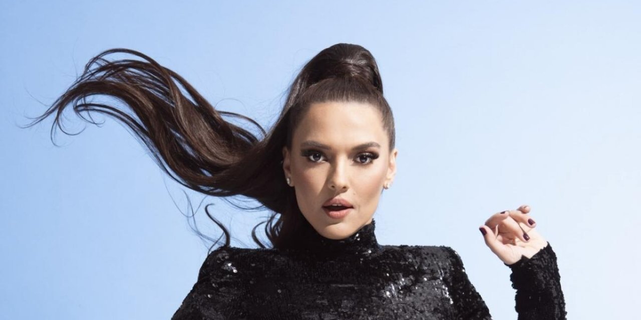 "Azarbeycan yangın uçağı gönderdimi?" diye yazdı! Demet Akalın'a Azeri takipçisinden sert cevap! "Önce ülkemin adını doğru yazın"