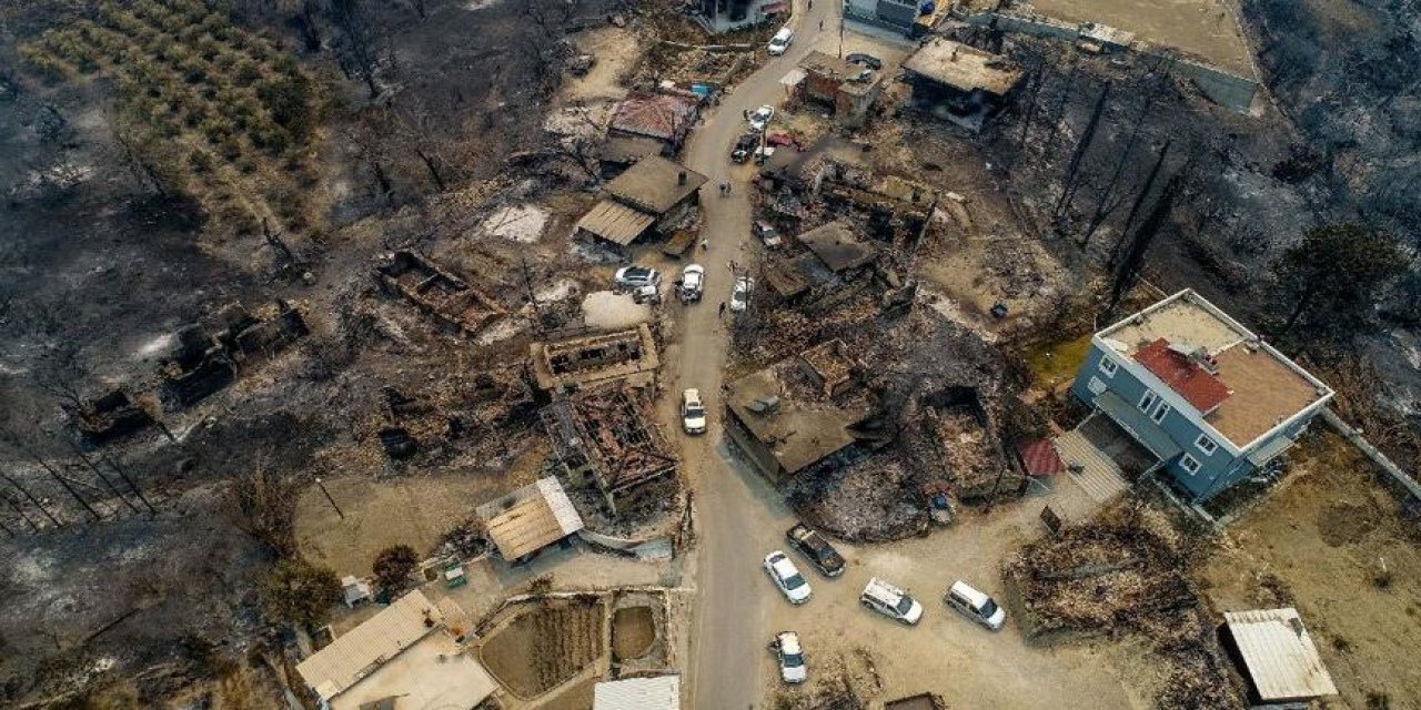 Bakan Kurum 5 ildeki hasar tespit çalışmalarıyla ilgili bilgi verdi! İşte yangın felaketinin boyutu...