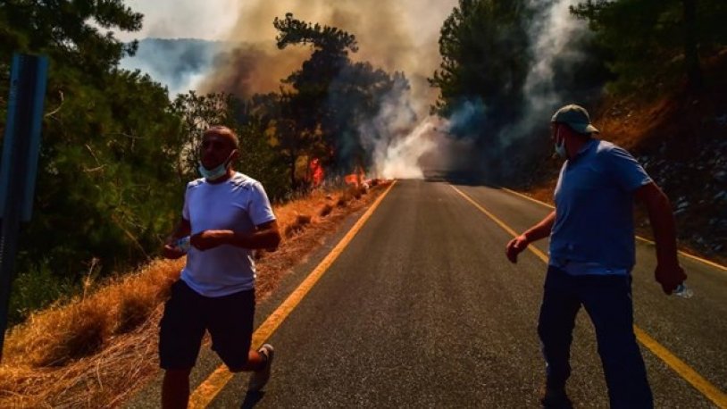 Marmaris'te alevlerin yaklaştığı belde için tahliye kararı