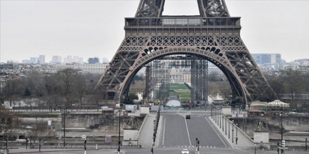 Fransa'da sokağa çıkma yasağı ilan edildi