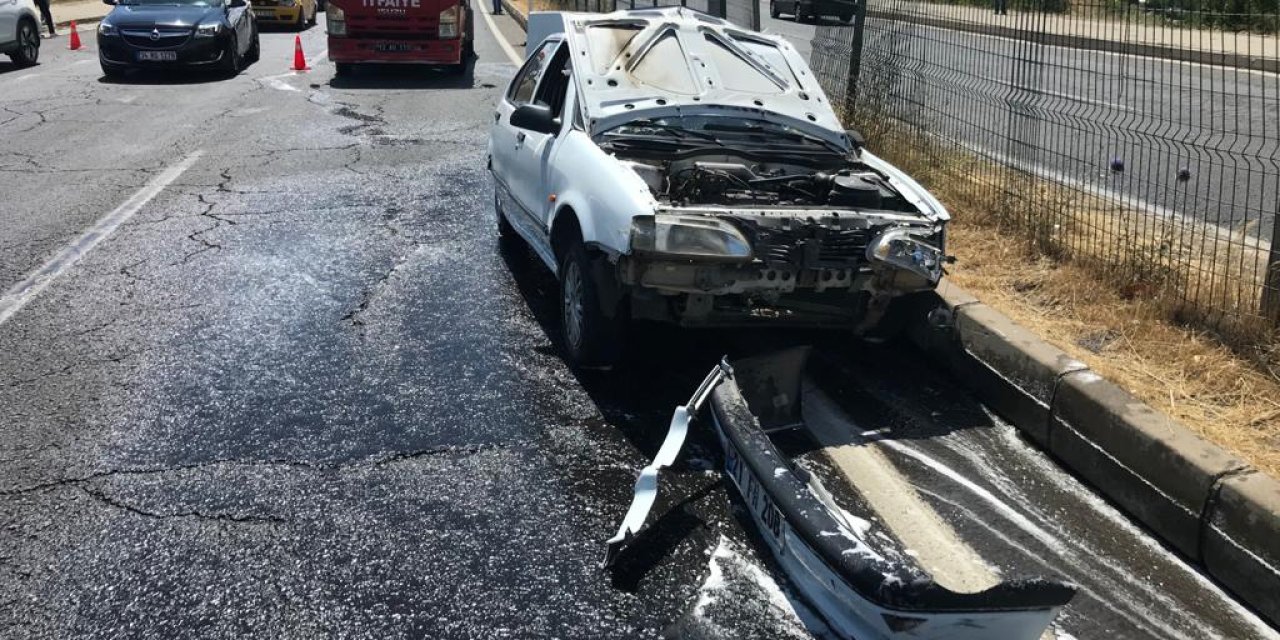 Taksi ile otomobil kafa kafaya çarpıştı