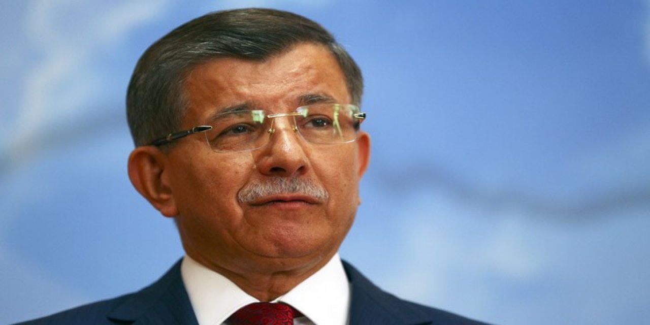 Ahmet Davutoğlu'ndan Bakan Albayrak’a dolar göndermesi! "2 yıllık hedefe 28 günde ulaştı"