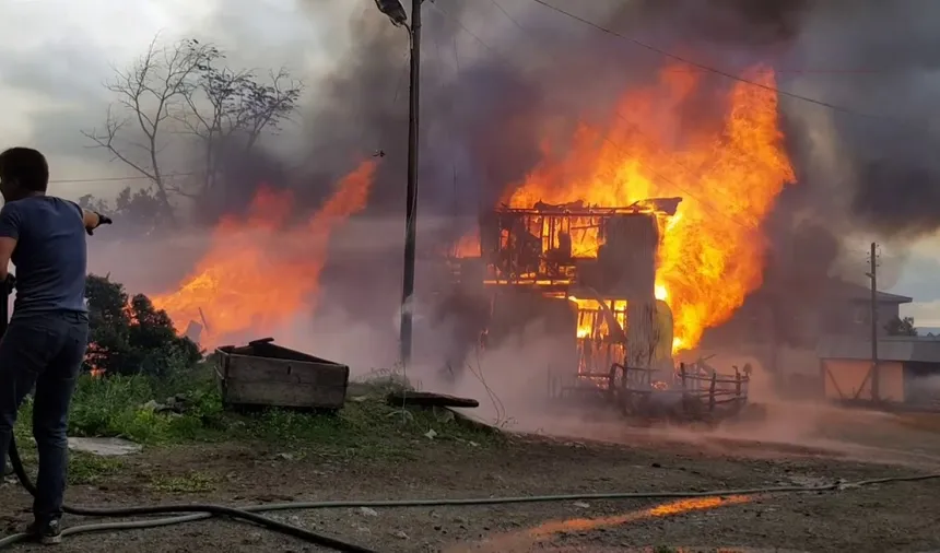 İzmir Gaziemir'de yangın