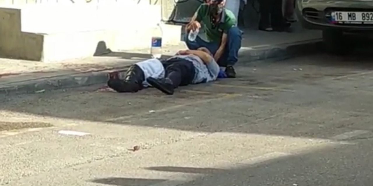 Kendisine büyü yaptığını düşündüğü arkadaşının hayatına  tüfekle son verdi