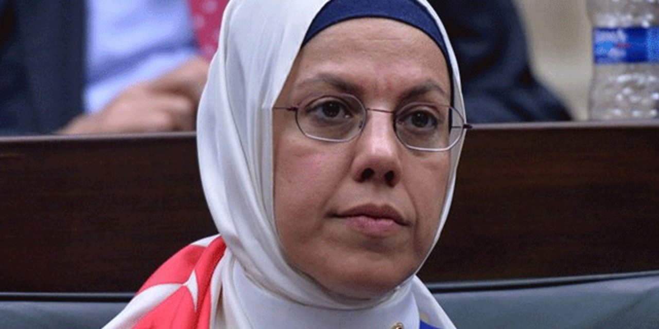 "Hesabı ödemeden nereye?" Barış Pehlivan'dan gündem yaratacak yazı! "İBB'den burs için 155 bin dolar ve 59 bin lira alan Ravza Kavakcı Han, bize borcunu ödemeden emeklilik hayatına mı geçmek istiyor?
