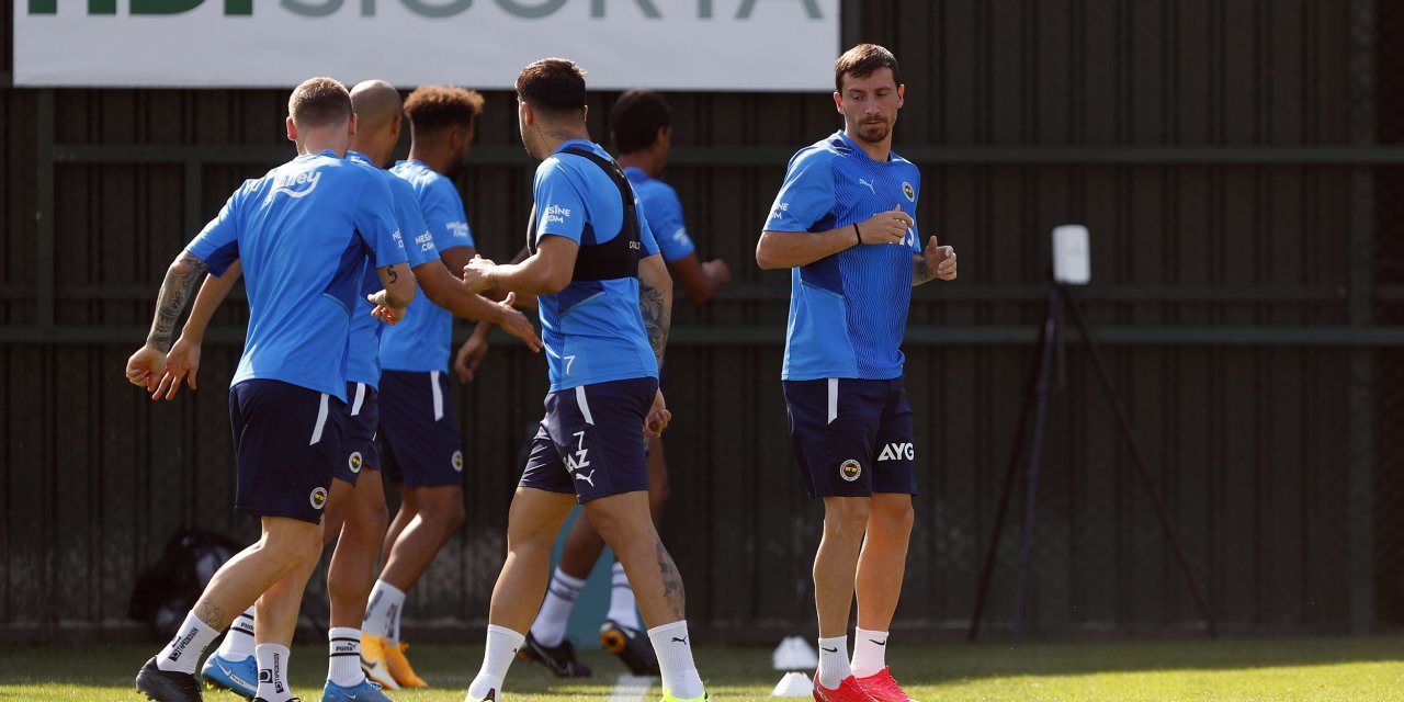 Fenerbahçe'de yeni sezon hazırlıkları devam ediyor