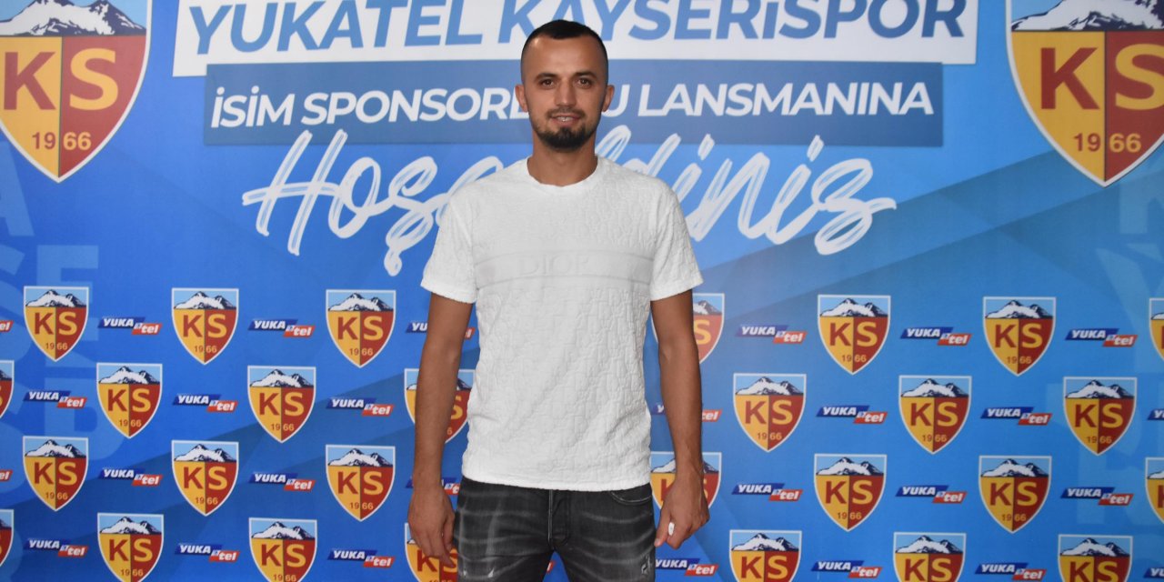 Kayserisporlu futbolcu İlhan Parlak: Bu sene çok farklı bir Kayserispor izleteceğiz