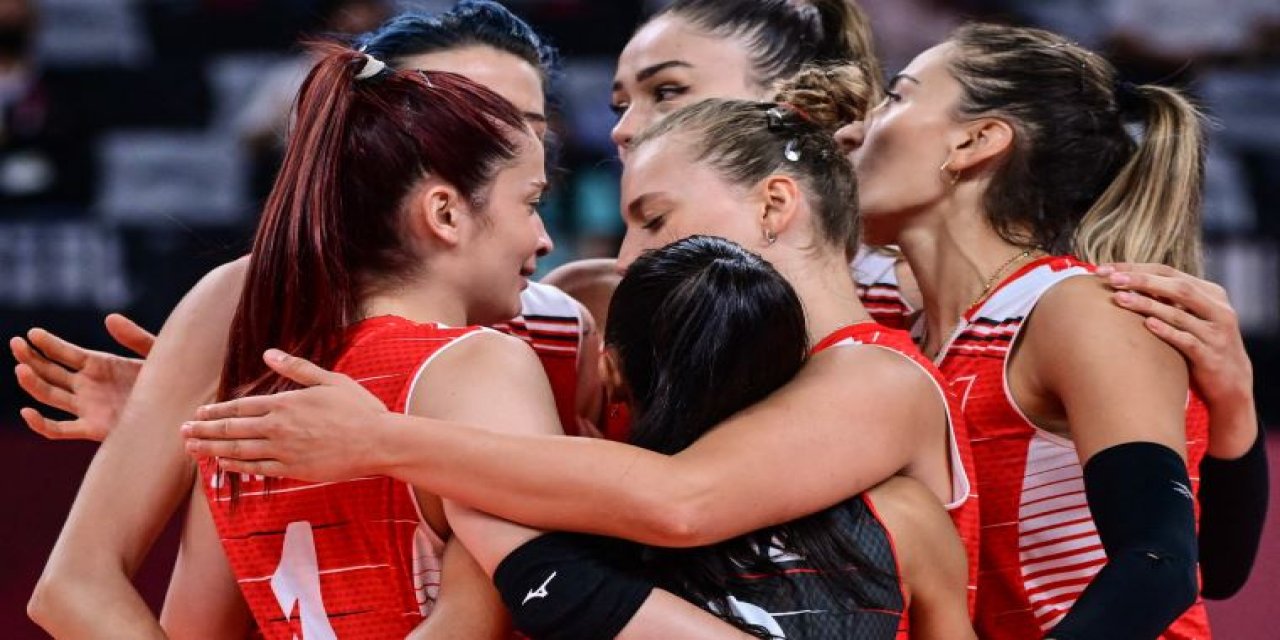 A Milli Kadın Voleybol Takımı Başantrenörü Giovanni Guidetti: Türkiye filenin sultanlarıyla gurur duymalı!