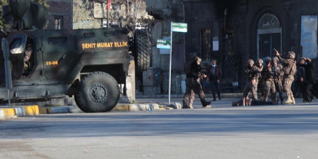 Ailesini evin kirli olması nedeniyle katletmiş