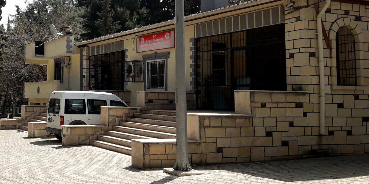 Tartıştığı babasını bıçaklayarak öldürdü