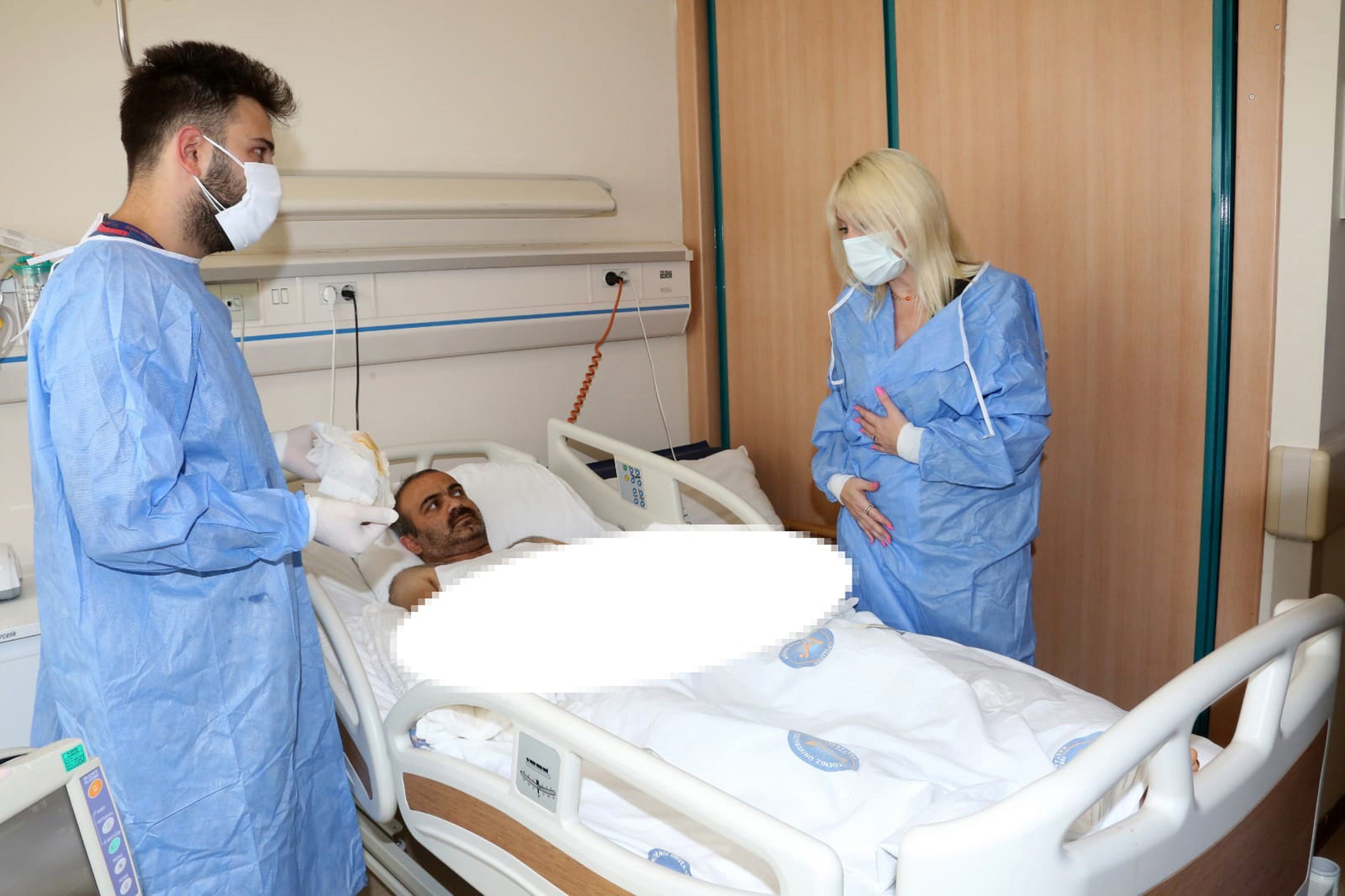 Kol naklinden 35 gün sonra ayağa kalkıp, yürüyüş yaptı