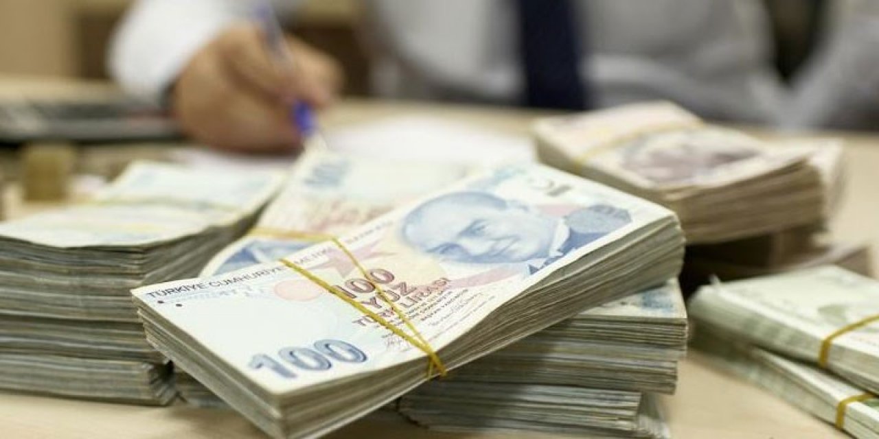 Kamuda hesaplar bu yıl da tutmadı! Ticaret Bakanlığı, bir yıl öncesine göre yüzde 346 daha fazla harcama yaptı!