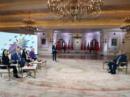 Yatırım uzmanı sordu: Erdoğan'ın danışmanları arasında TL'yi açığa satanlar mı var?