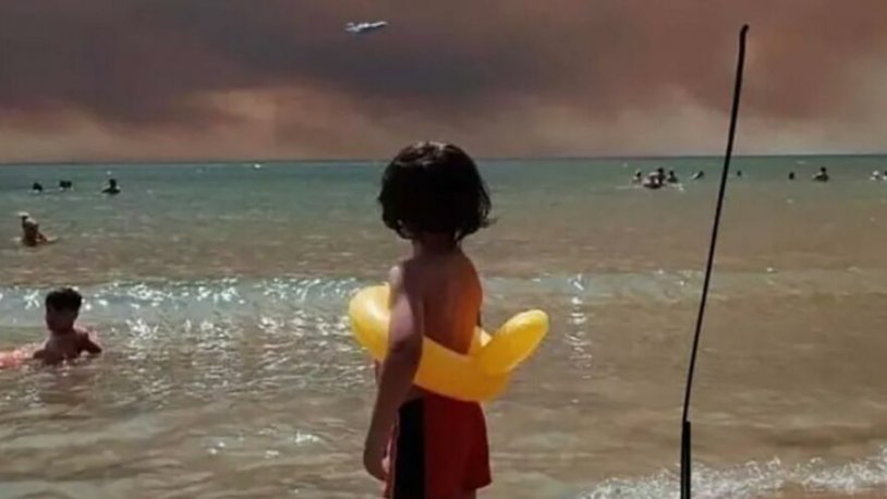 The Guardian'dan çarpıcı fotoğraf! Dünya Antalya'daki bu kareyi konuşuyor!