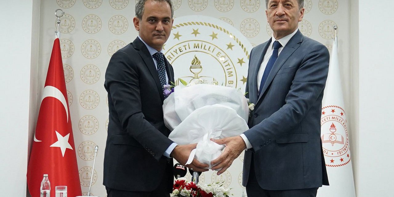 "Tepki" istifası mı? Ziya Selçuk neden görevi bıraktı? Yerine Mahmut Özer neden getirildi? 2 kırılma noktası...