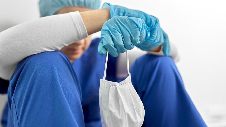 Corona virüsü nedeniyle 3 doktor hayatını kaybetti