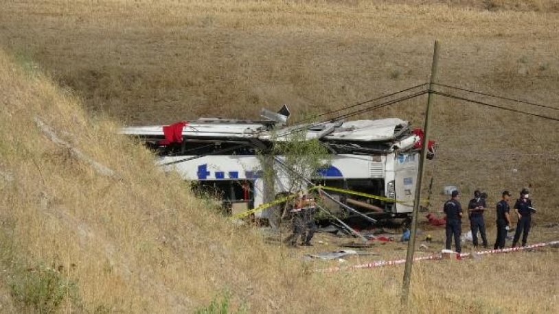 Balıkesir'de katliam gibi kaza! Çok sayıda ölü ve yaralı var