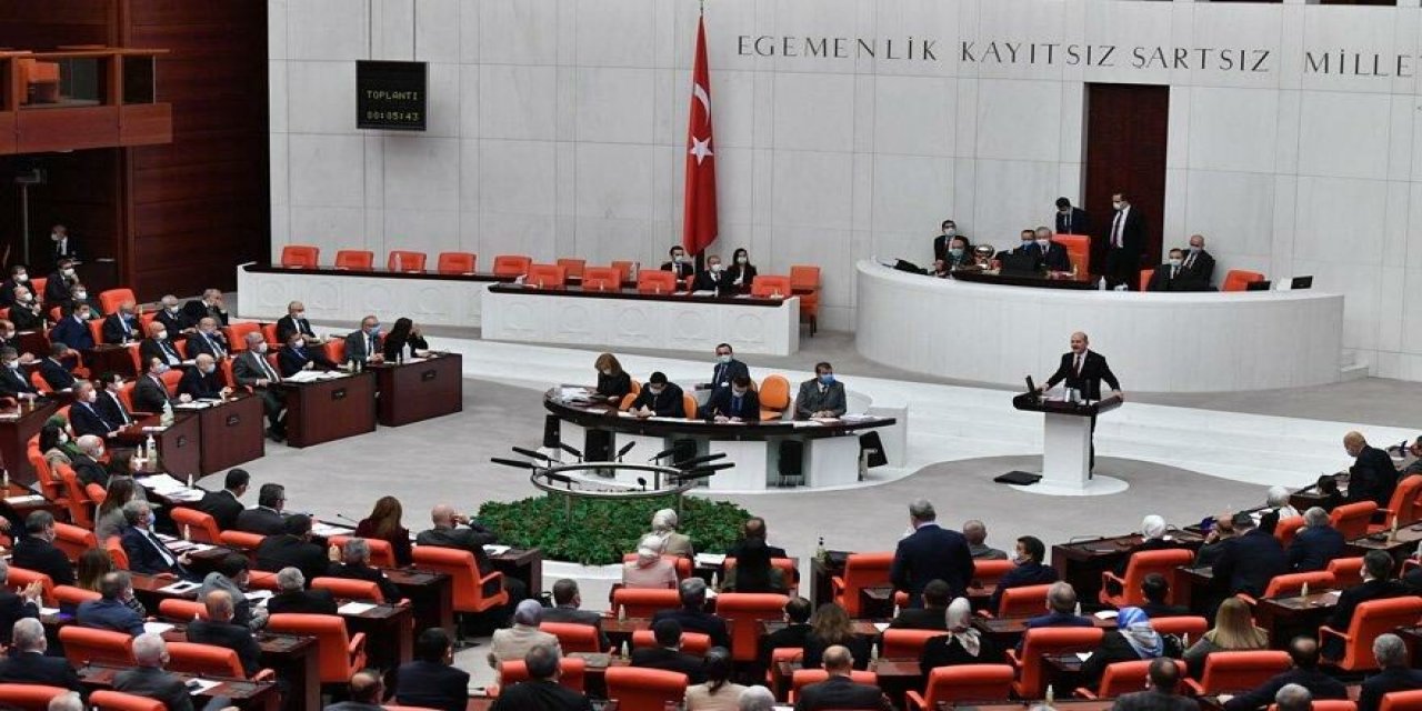 Meclis’te muhalefete geçit yok! “Artık kanunları Cumhurbaşkanı çıkarıyor”