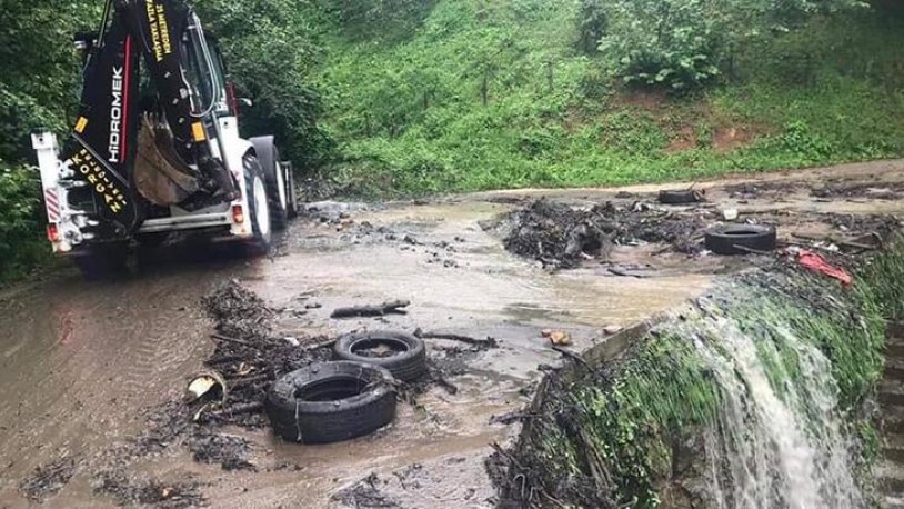 Ordu'da sağanak hayatı olumsuz etkiledi! 3 yerde heyelan meydana geldi