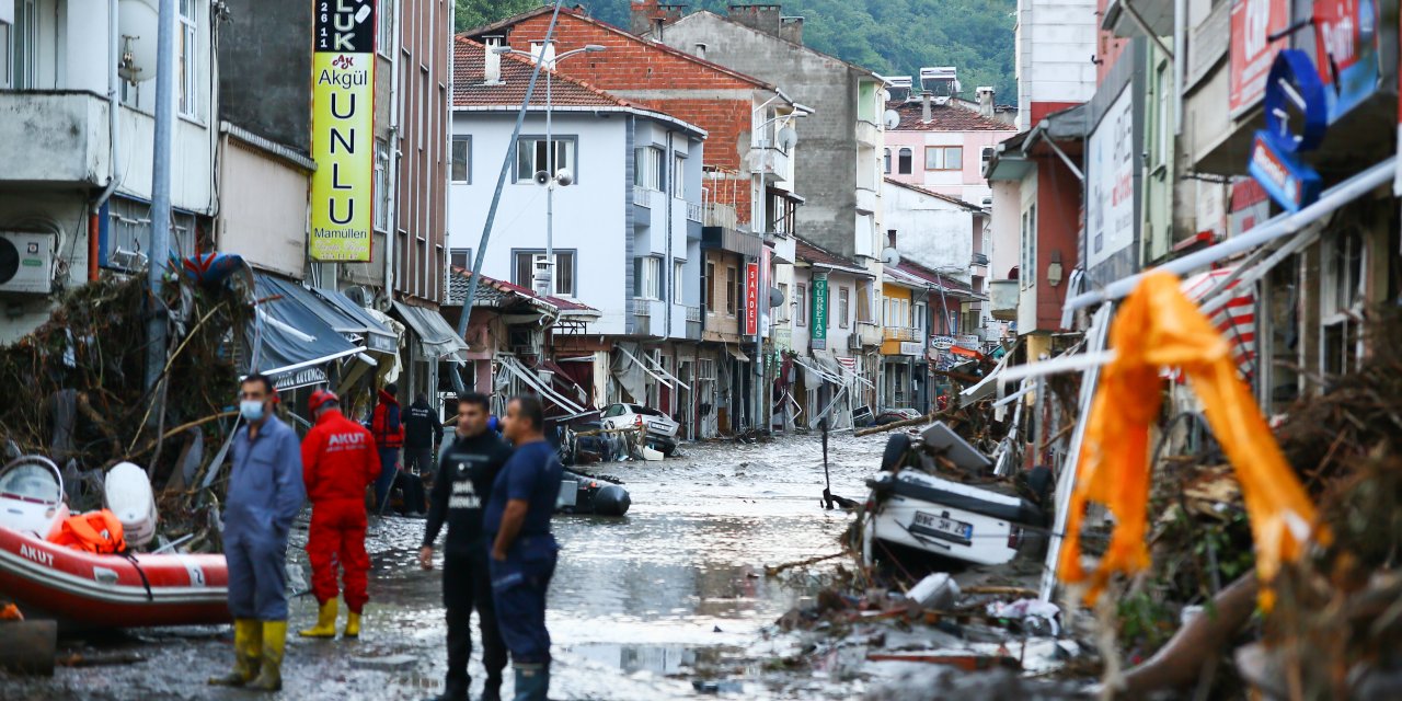 Batı Karadeniz'i sel vurdu! AFAD acı bilançoyu açıkladı: 2 kişi yaşamını yitirdi, 1 kişi kayıp