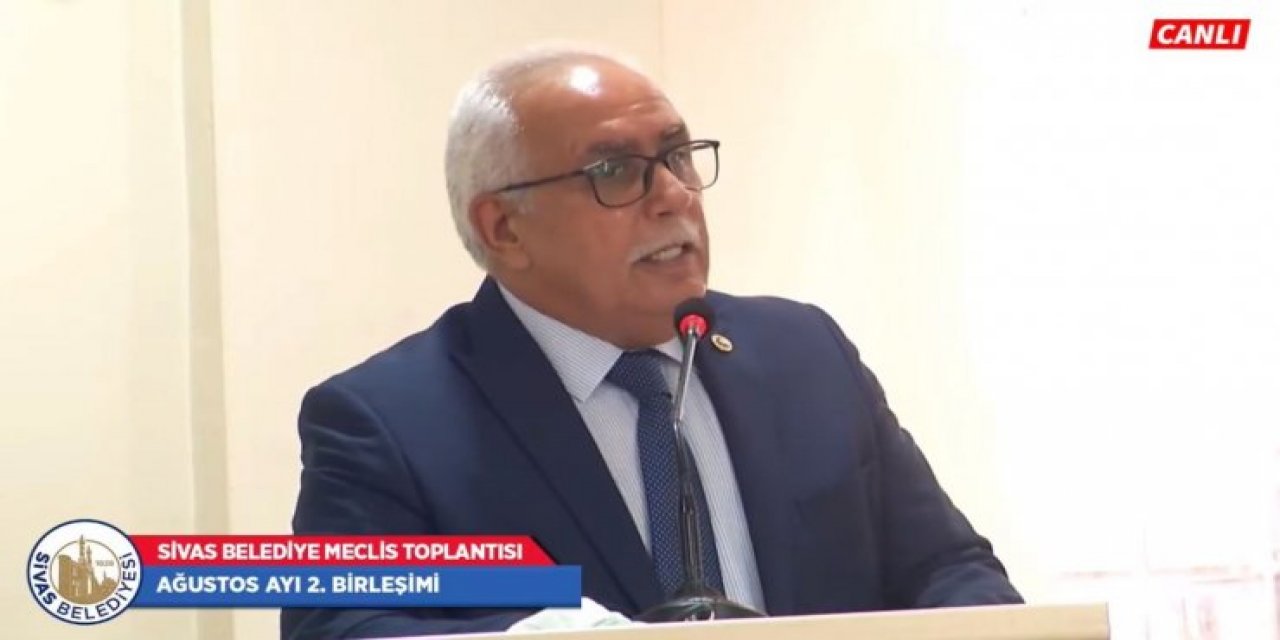 Belediye Meclis toplantısında şok itiraf... AKP’li meclis üyesi "hizmet edemiyorum" diyerek istifa etti!