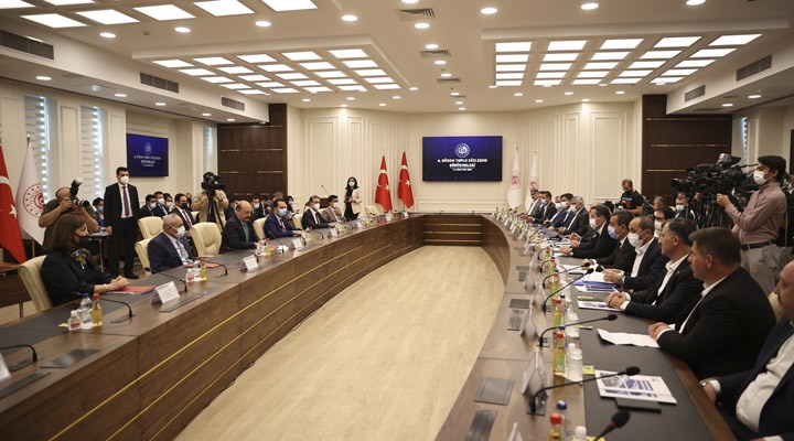 Memurlardan hükümetin zam teklifine tepki: "Memurlarla ilgili rakamları unutun ve..."