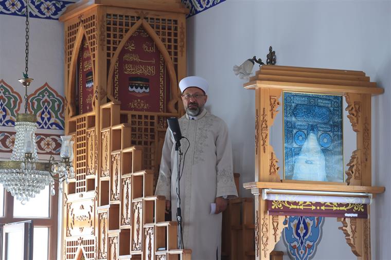 Diyanet İşleri Başkanı Ali Erbaş afet bölgesinde: "Bizlere düşen Cenab-ı Hakkın takdirine rıza göstermektir"