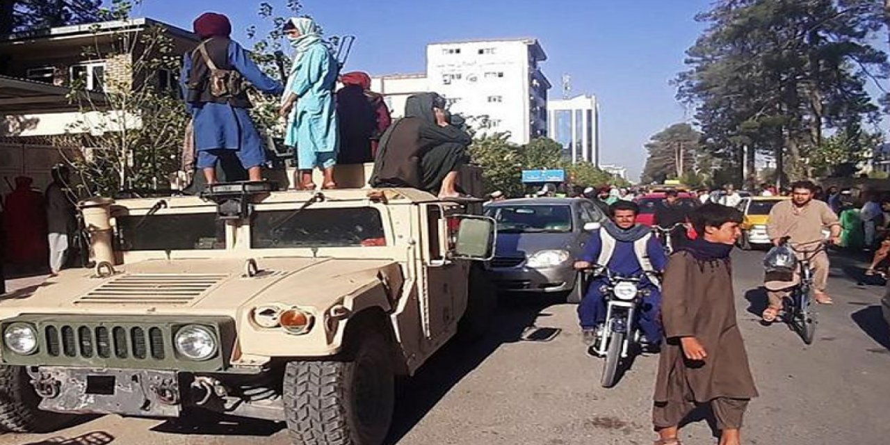 "Taliban dört bir yandan başkent Kabil'e girmeye başladı"