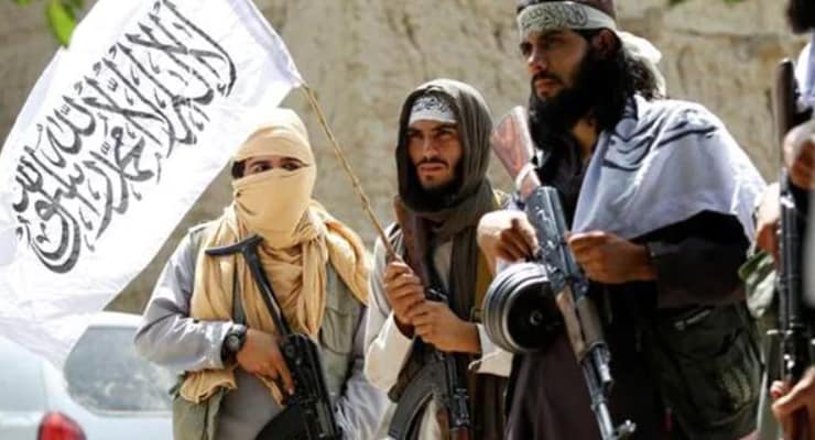 Kabil'de çalışan gazeteciden çarpıcı ifadeler! "Taliban kapı kapı geziyor..."