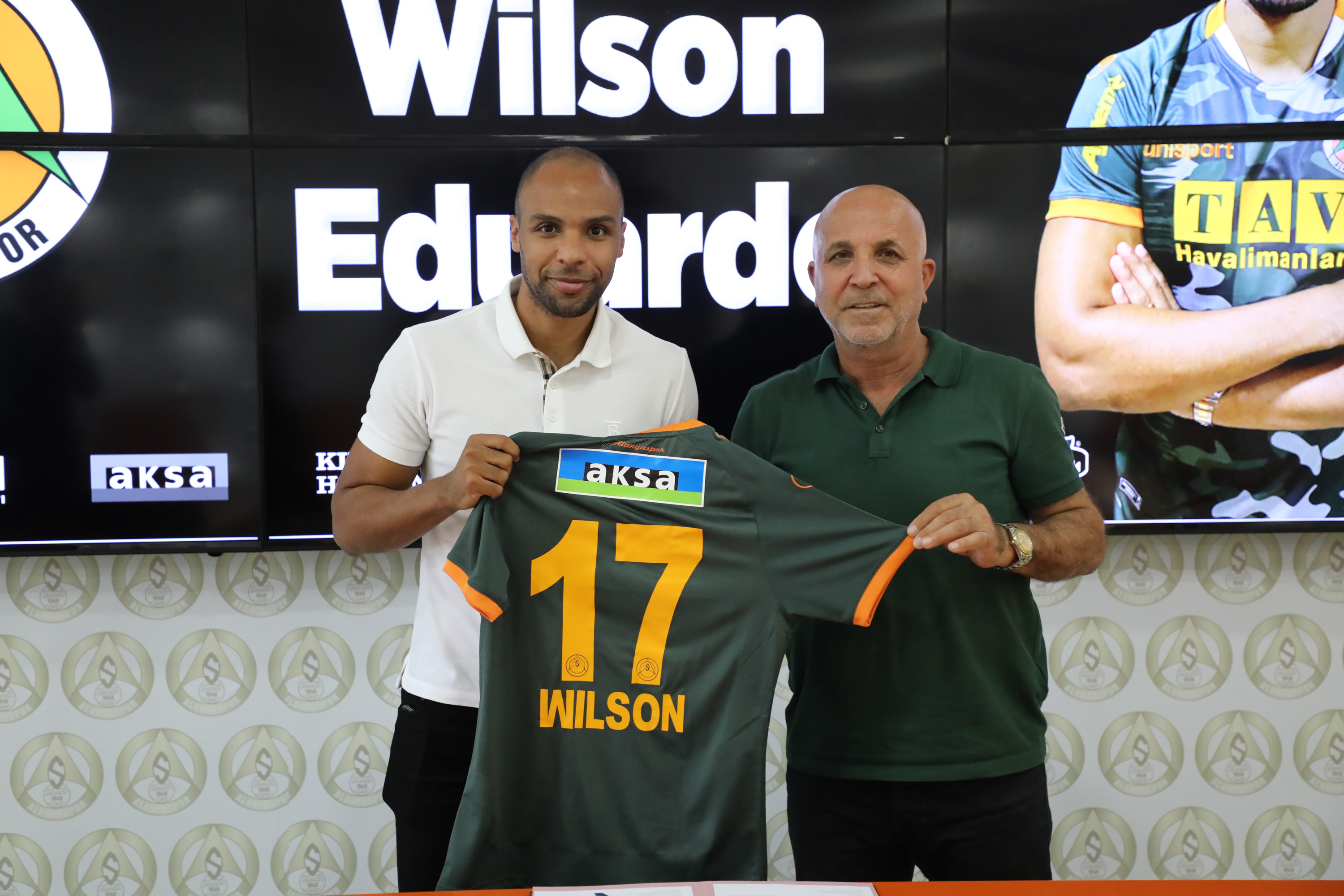 Alanyaspor'a kanat takviyesi