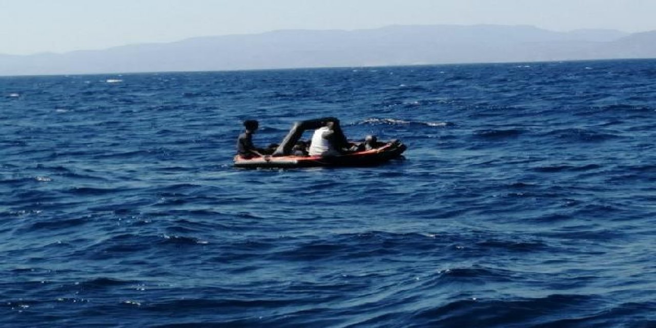 İzmir'de 13 kaçak göçmen kurtarıldı 