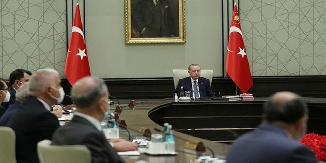 "Kabineye artık gerek kalmadı" "Toplasa da ülke için bir şey değişmeyecek!"