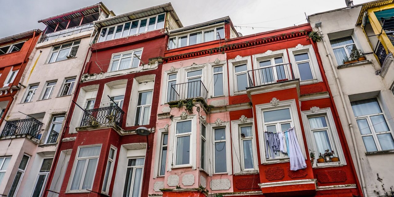 Emlak fırsatçılığında son nokta! Evi bölüp parça parça kiraya verdiler!