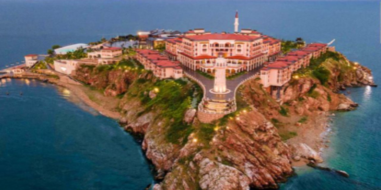 Demokrasi ve Özgürlük Adası'ndaki “Katre Island Hotel” turizme açıldı! Banyo zeminine altın tozu...